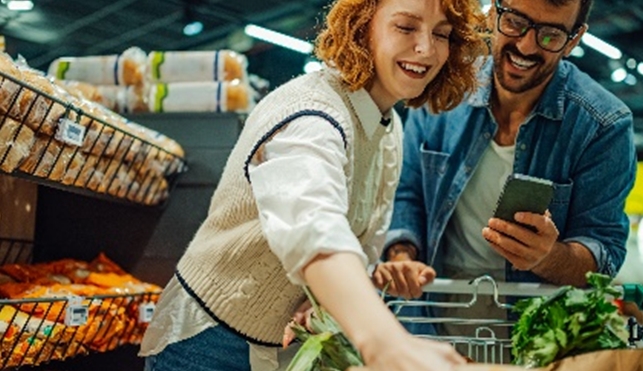 couple shopping at the supermarket